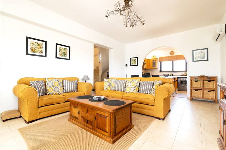 Villa Alnika Acacia by Villa Plus gallery image 5