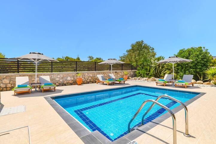 Villa Alnika Azalea by Villa Plus gallery image 5