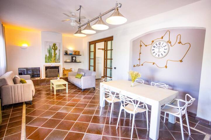 Villa Carlotta by Villa Plus gallery image 5