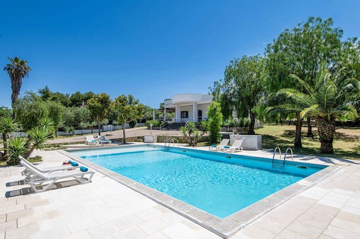 Villa Carlotta by Villa Plus