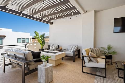 Sun-Kissed Retreat: Desert Color Lagoon + Beaches