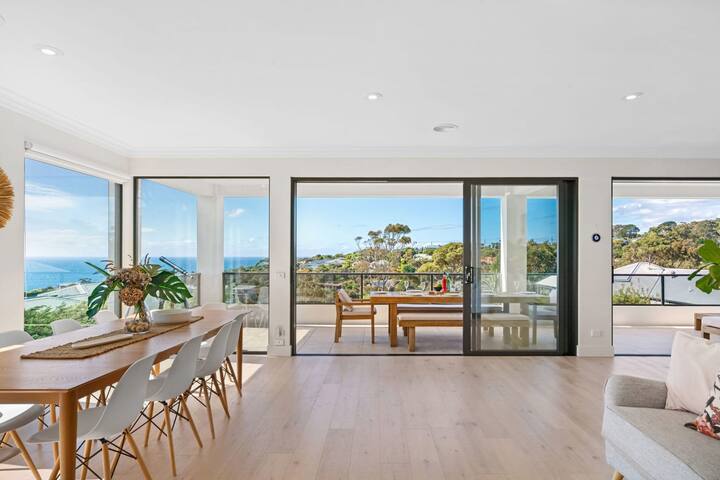 Luxury Entertainer – Bay Views, Infinity Pool gallery image 5