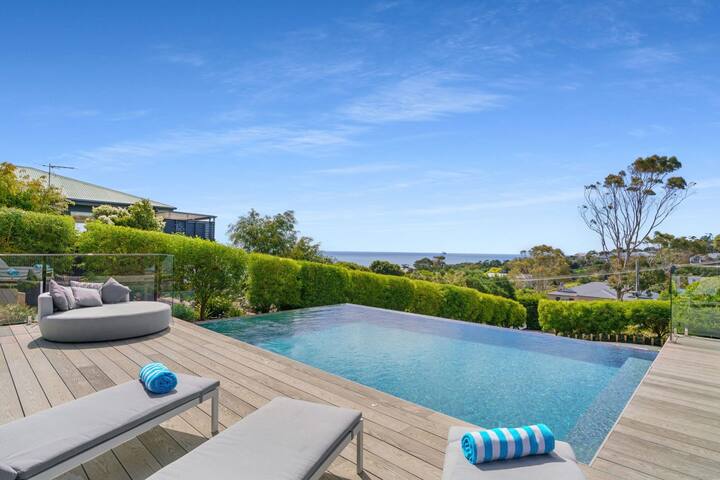 Luxury Entertainer – Bay Views, Infinity Pool gallery image 4