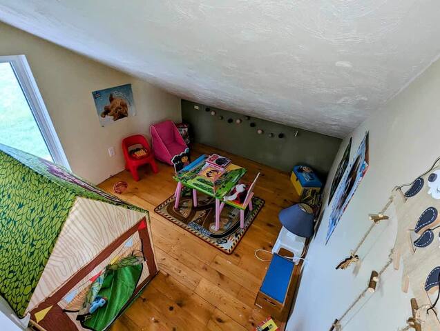 Spacious, peaceful 3 bed home, 5 min walk to Beach gallery image 4