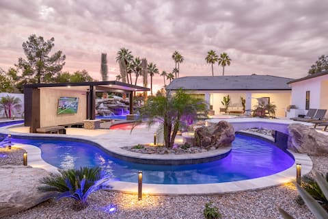 HÓZHÓ on the River | Resort Pool, Theater & Fun