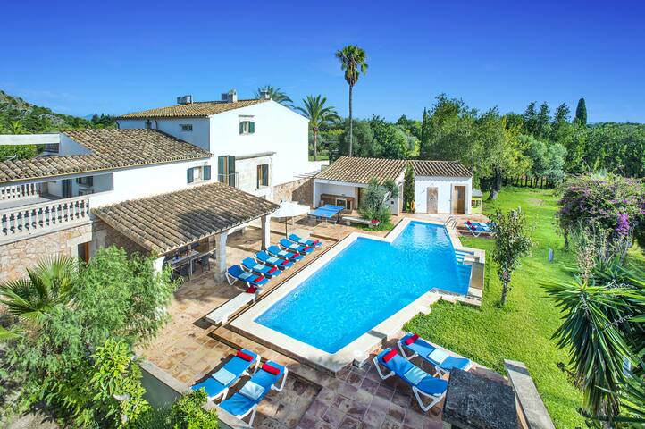 Villa Sabater by Villa Plus gallery image 3