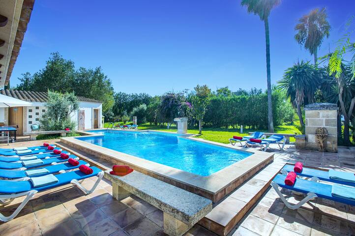 Villa Sabater by Villa Plus gallery image 2