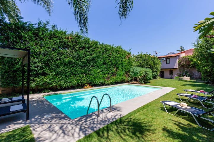 Villa Thimari by Villa Plus