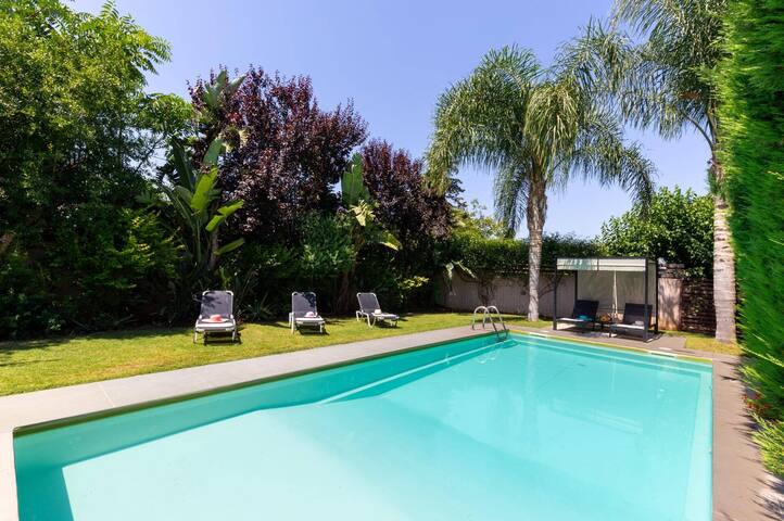 Villa Thimari by Villa Plus gallery image 2