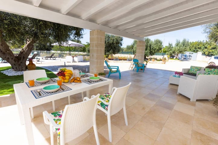 Villa Tiffany by Villa Plus gallery image 3