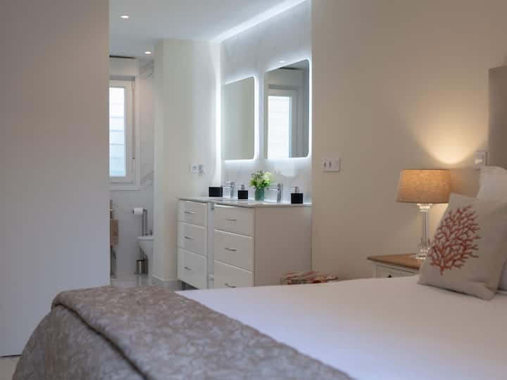 Schlafzimmer 1