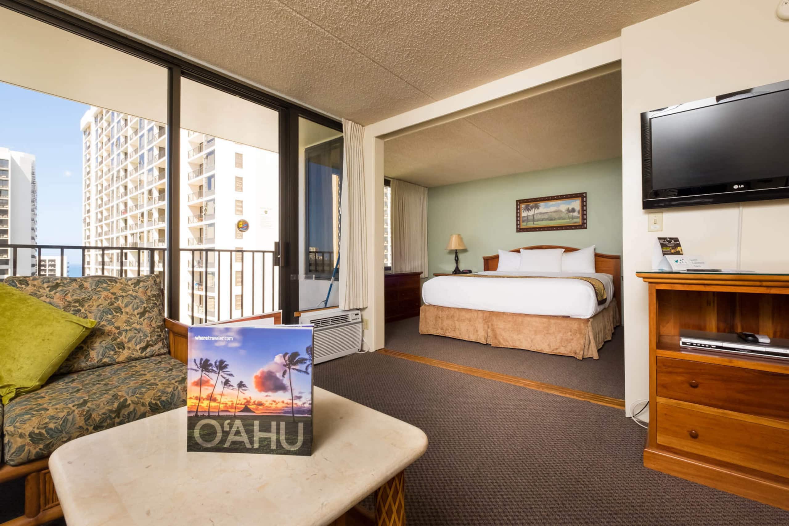 1BR Condo near Waikiki Beach w/ Private Lanai - Image 4