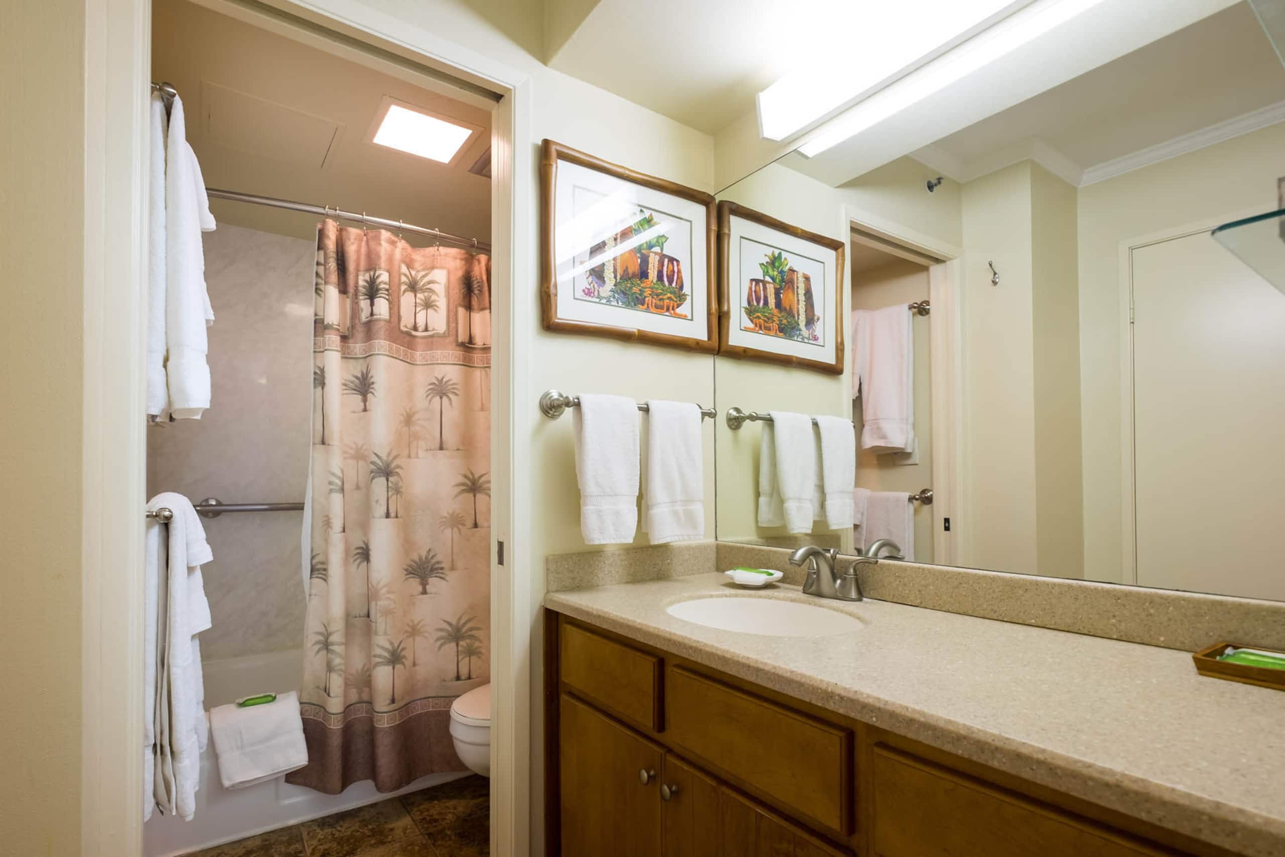 1BR Condo near Waikiki Beach w/ Private Lanai - Image 10