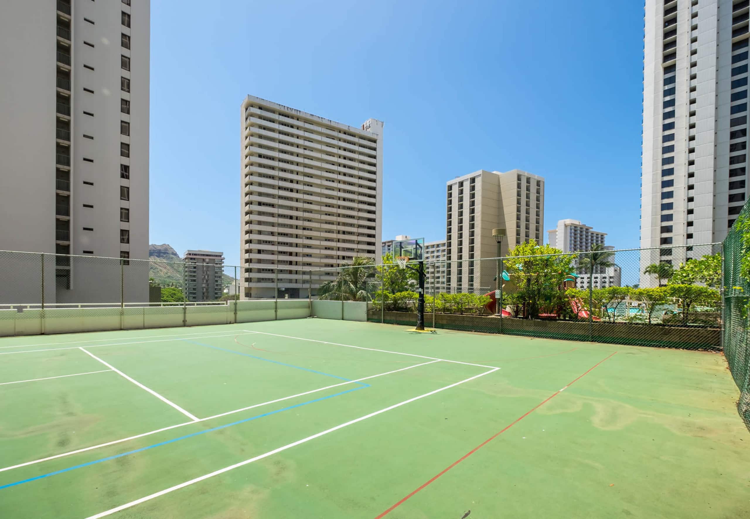 1BR Condo near Waikiki Beach w/ Private Lanai - Image 12