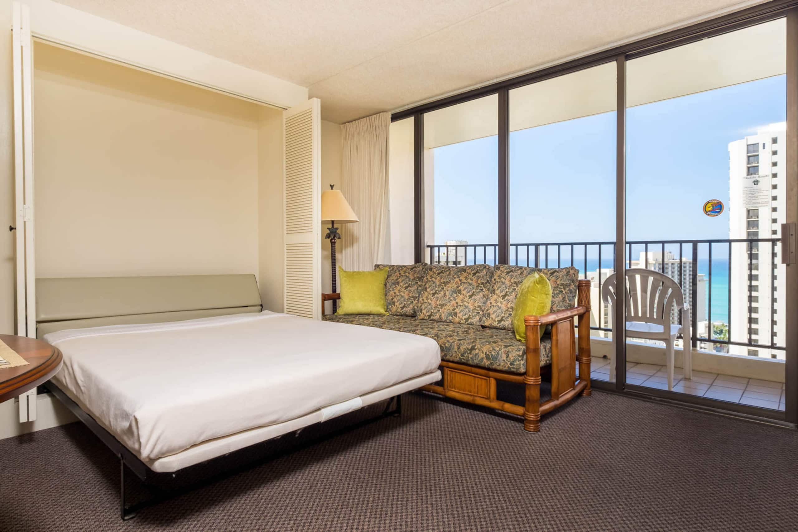 1BR Condo near Waikiki Beach w/ Private Lanai - Image 8