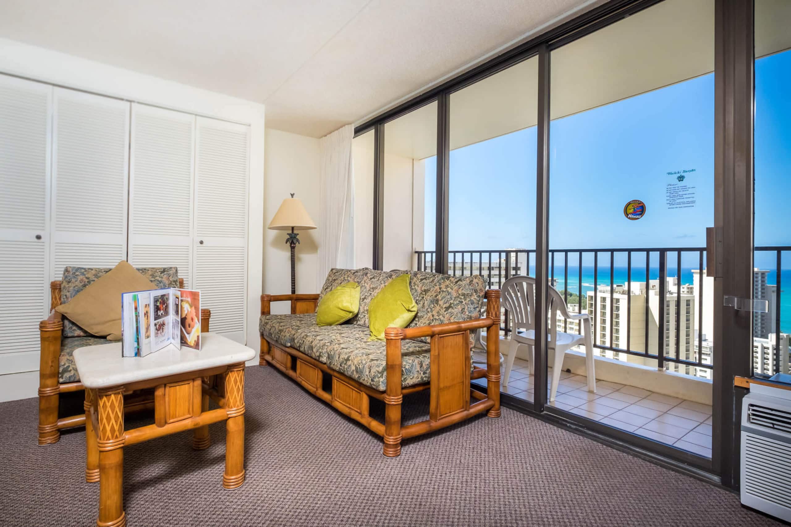 1BR Condo near Waikiki Beach w/ Private Lanai - Image 2