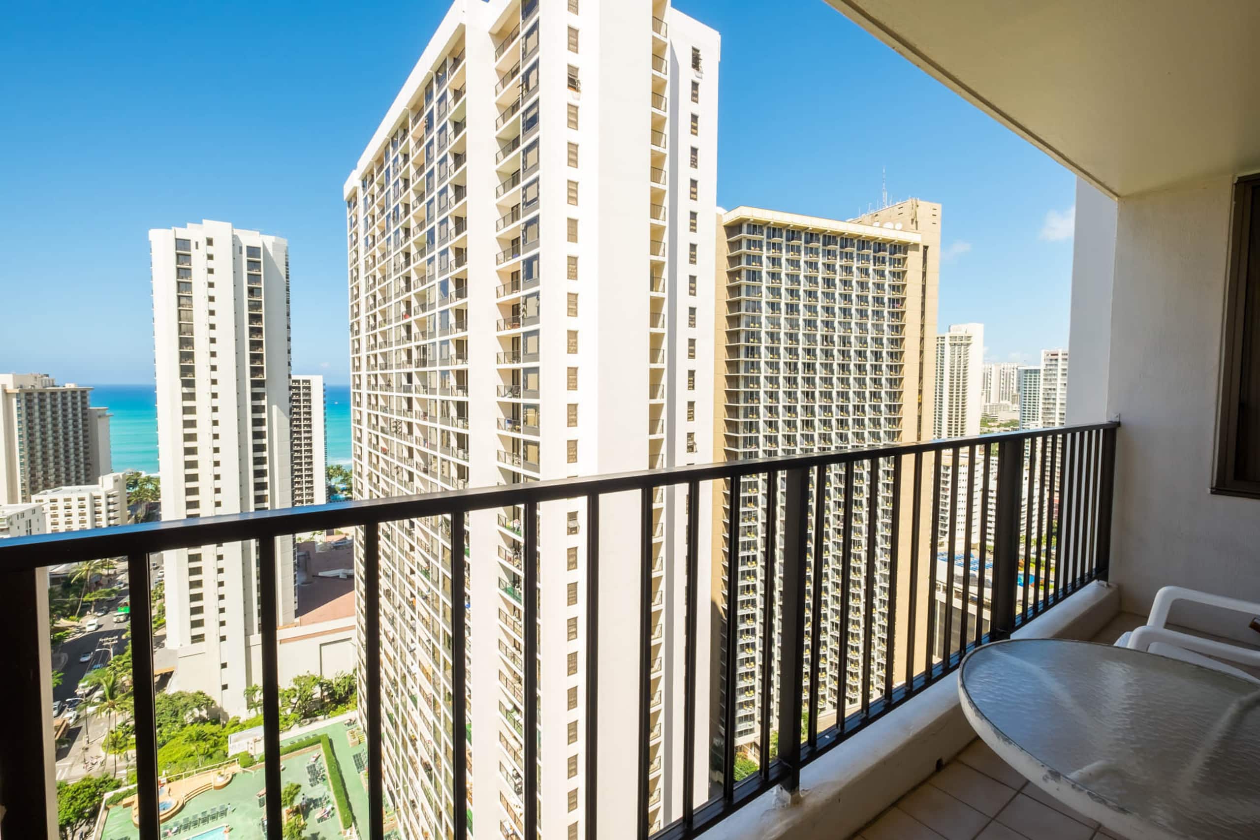 1BR Condo near Waikiki Beach w/ Private Lanai - Image 11