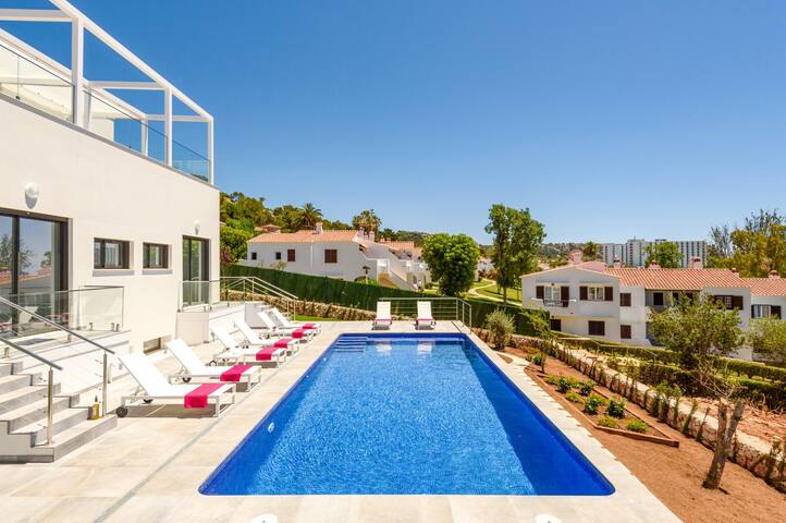 Villa Dolce Vita by Villa Plus gallery image 3