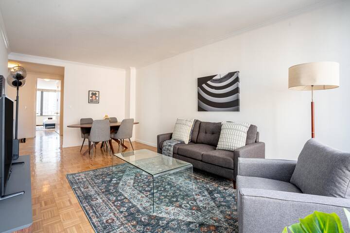 Blueground | Midtown E, pool & gym, near park gallery image 3