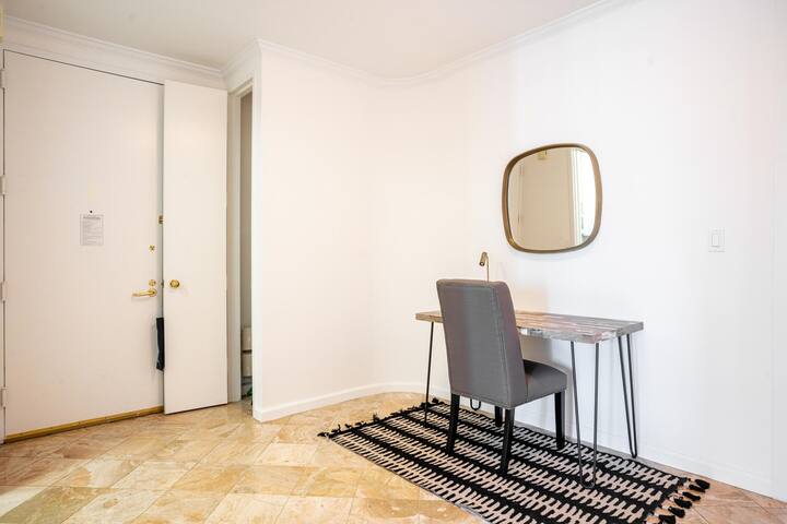 Blueground | Midtown E, pool & gym, near park gallery image 5