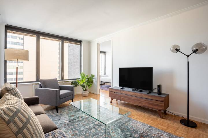 Blueground | Midtown E, pool & gym, near park gallery image 2