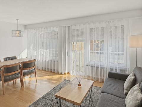 Successful Airbnb property: Fantastic 1BR flat in the city centre (Sky11) in Hirslanden