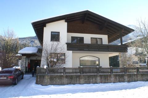 Ferienhaus für 10Personen zentral am Skibus+Balkon