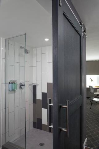 2 Pet-friendly Units w/ Kitchen! Minutes to MoMA! gallery image 5