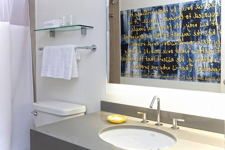 2 Pet-friendly Units w/ Kitchen! Minutes to MoMA! gallery image 4