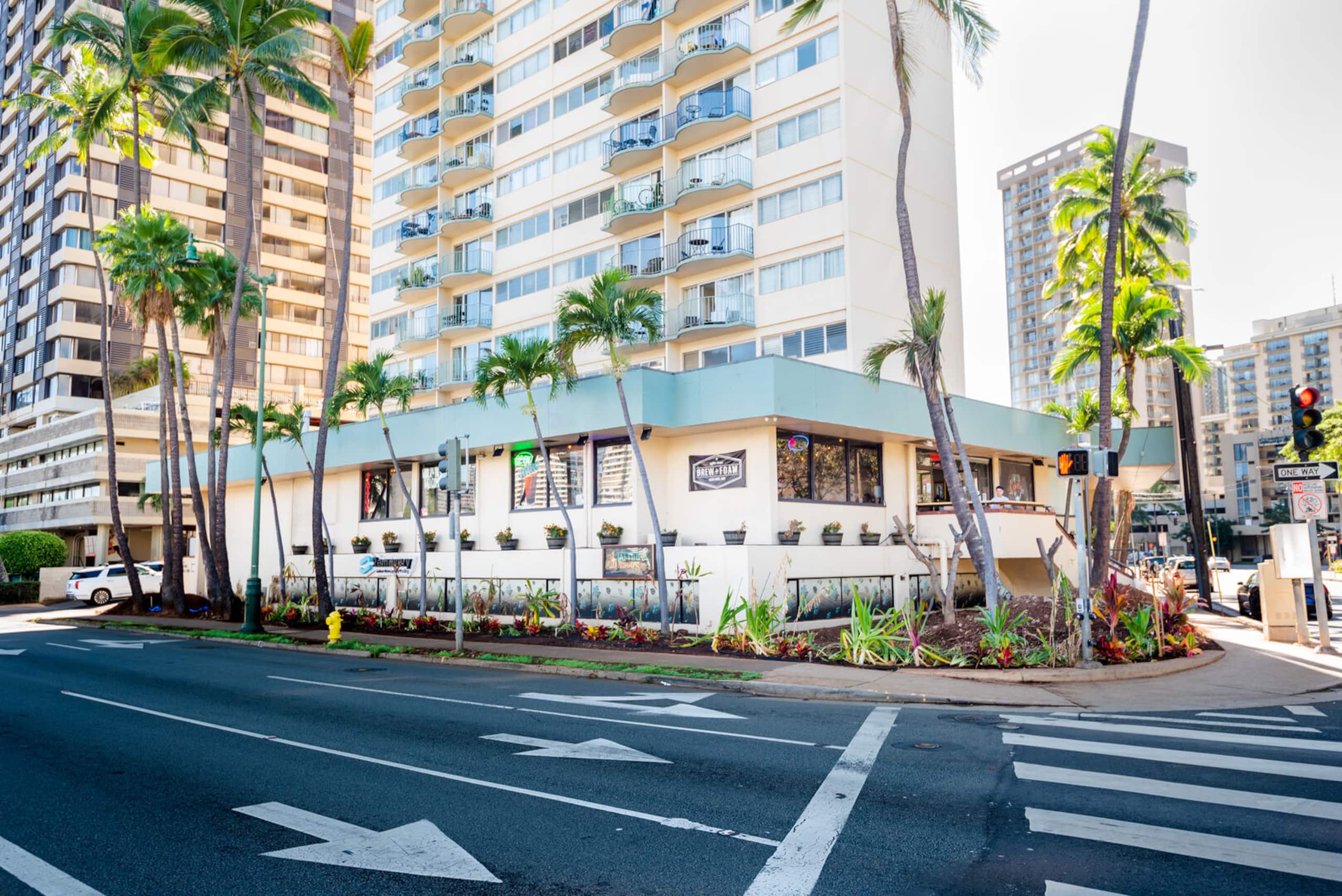 Condo in Honolulu · ★4.48 · 2 bedrooms · 4 beds · 1 private bath - Image 21