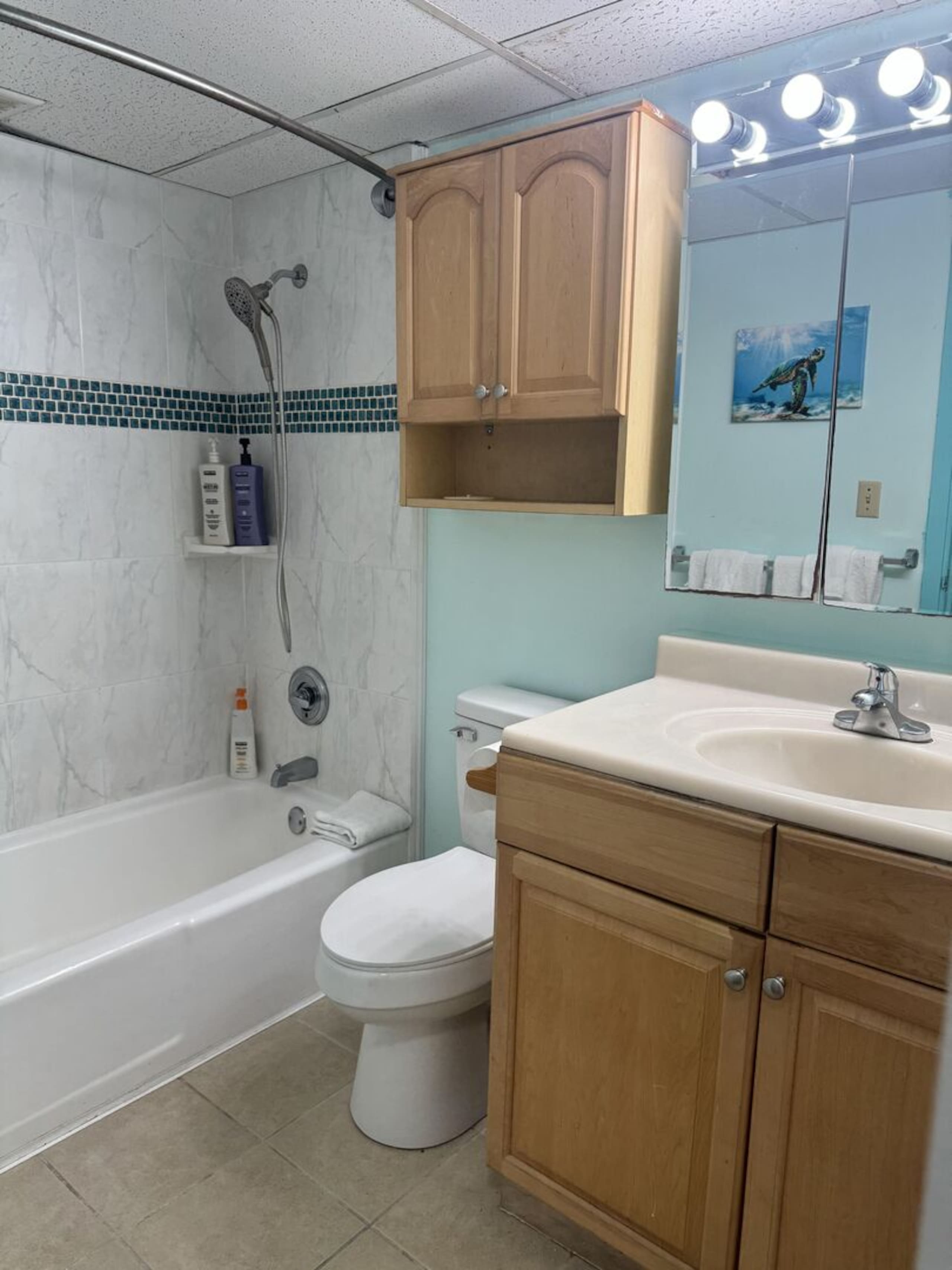 Condo in Honolulu · ★4.48 · 2 bedrooms · 4 beds · 1 private bath - Image 19