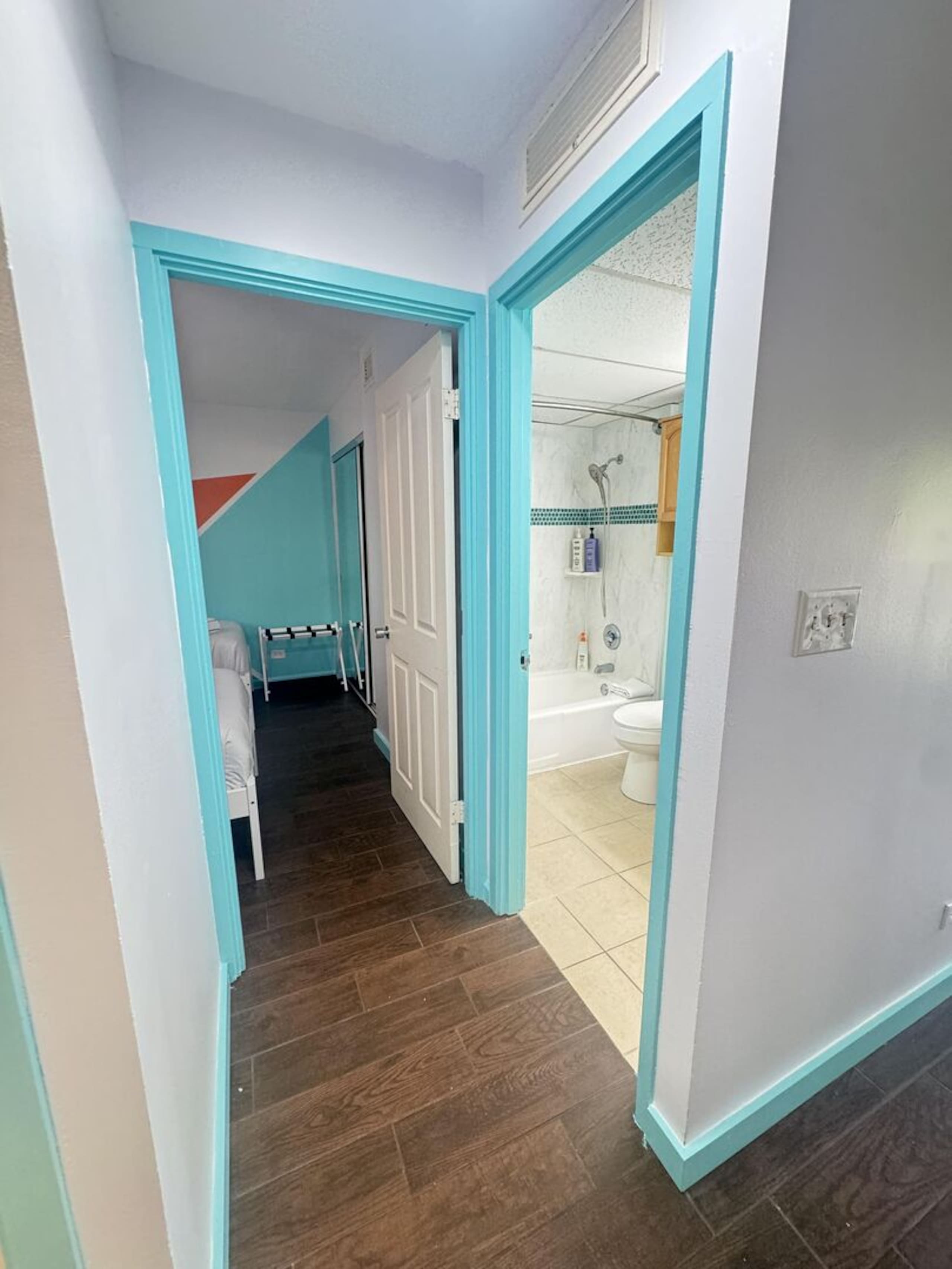 Condo in Honolulu · ★4.48 · 2 bedrooms · 4 beds · 1 private bath - Image 26