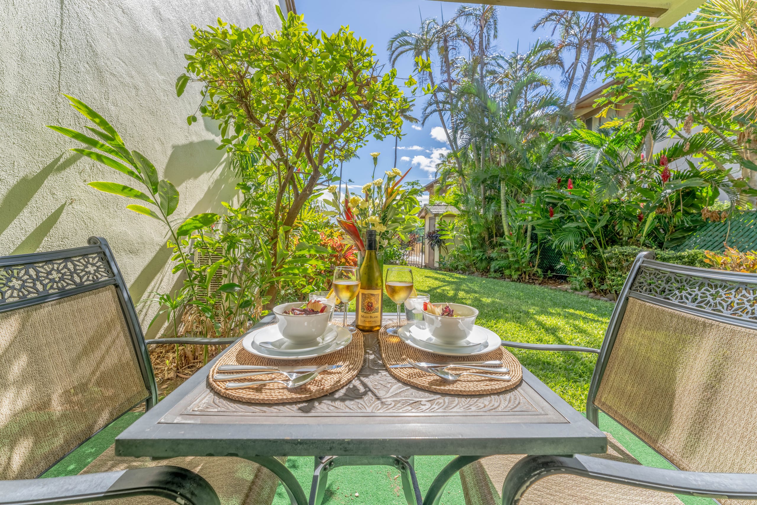 Condo in Wailuku · ★4.74 · 2 bedrooms · 4 beds · 2 baths - Image 2