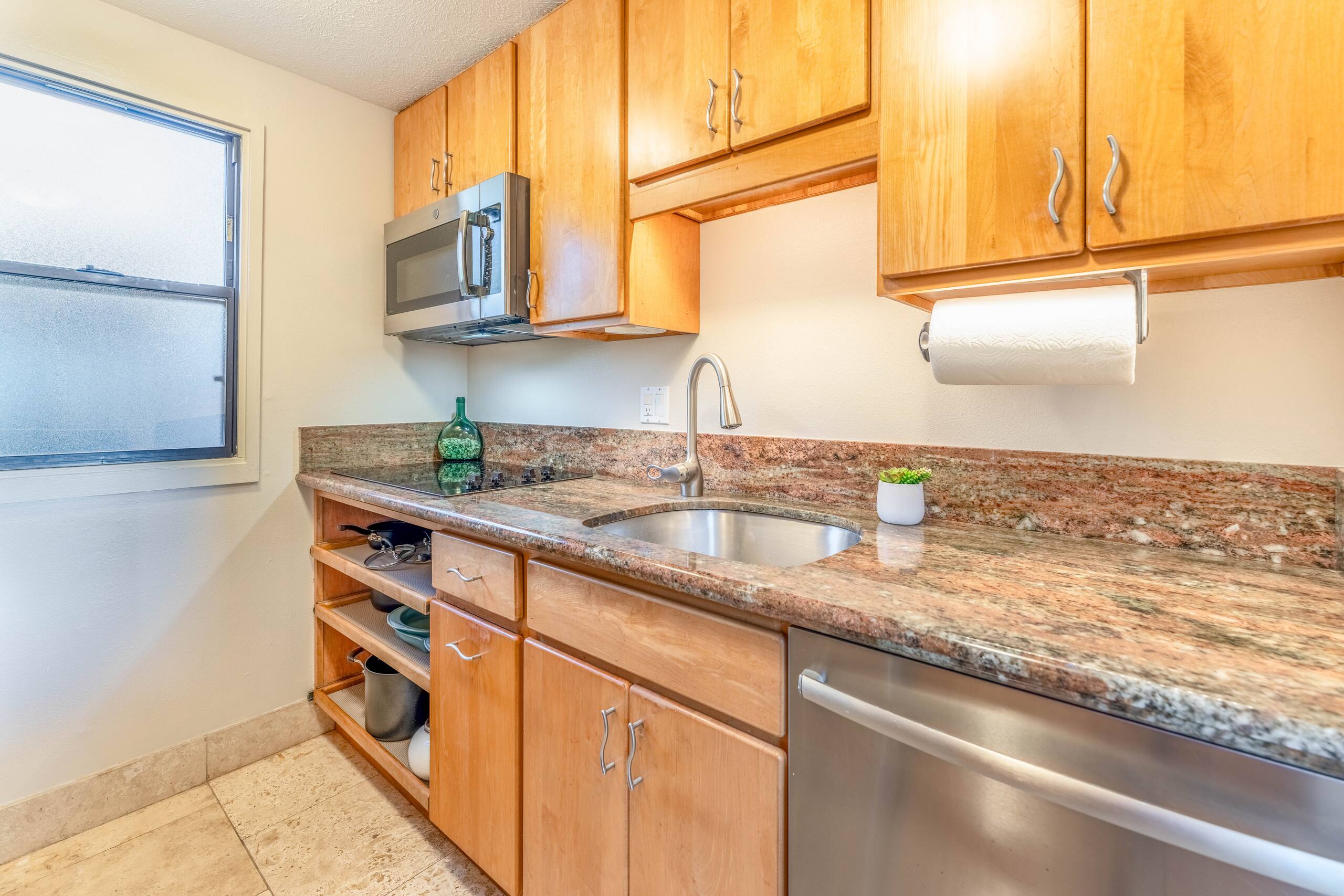 Condo in Wailuku · ★4.74 · 2 bedrooms · 4 beds · 2 baths - Image 11