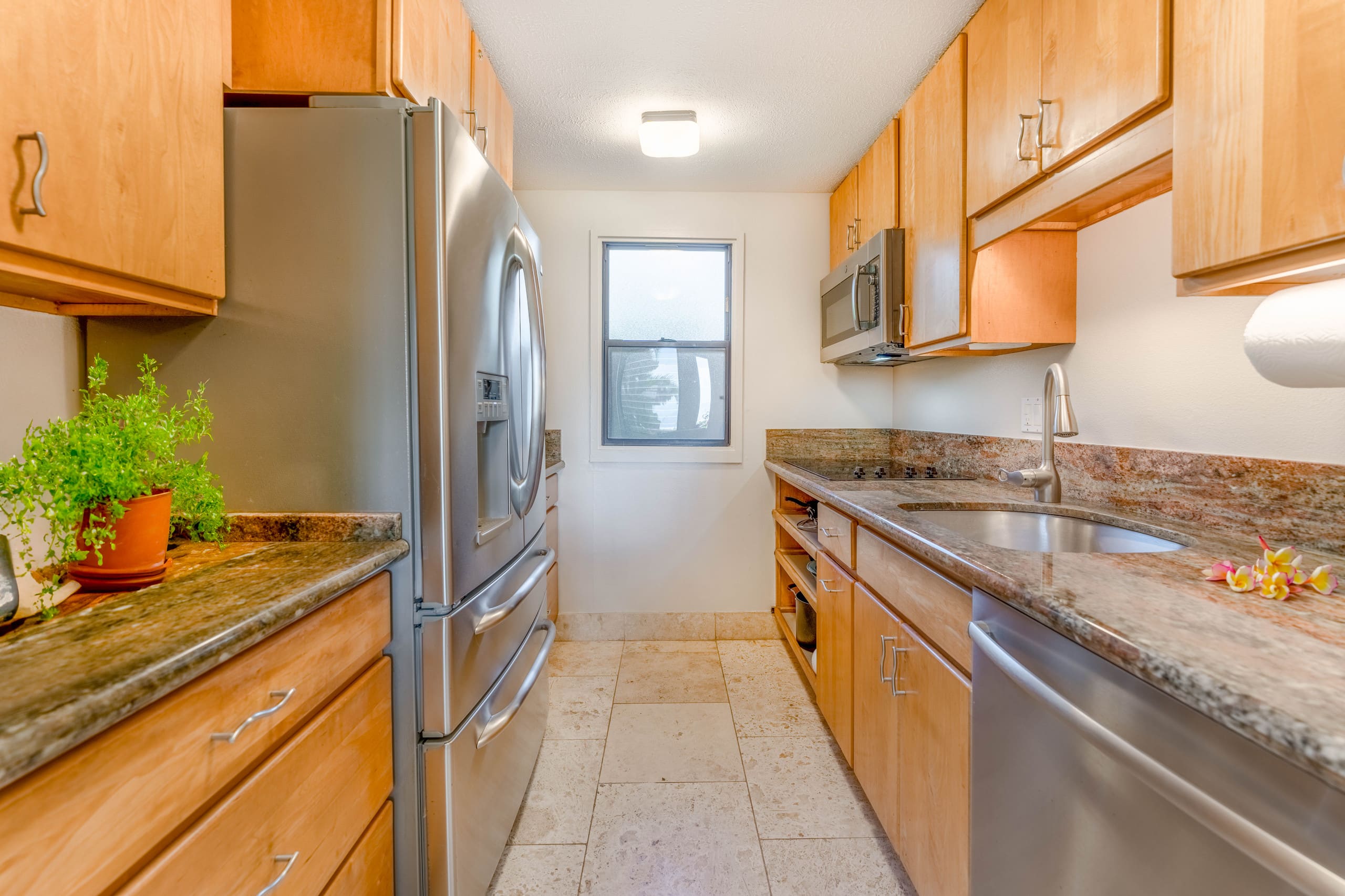 Condo in Wailuku · ★4.74 · 2 bedrooms · 4 beds · 2 baths - Image 12
