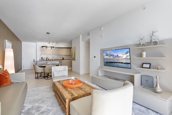 32nd-floor Deluxe 1br W/ Ocean View @ Lyfe Resort - Hollywood, FL