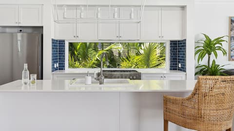 Hamptons House | Stylish Waterfront