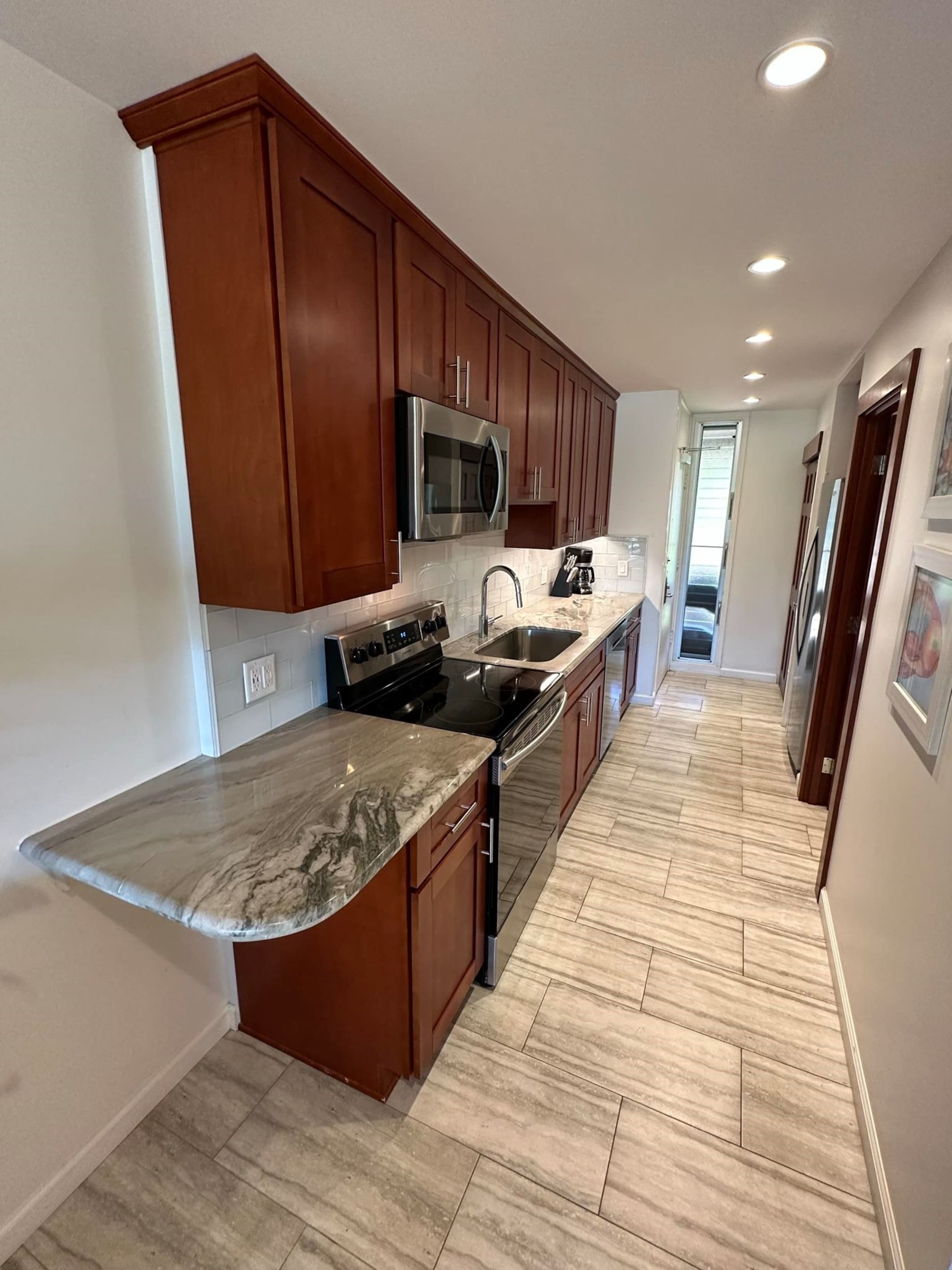 Condo in Lahaina · ★5.0 · Studio · 2 beds · 1 bath - Image 8