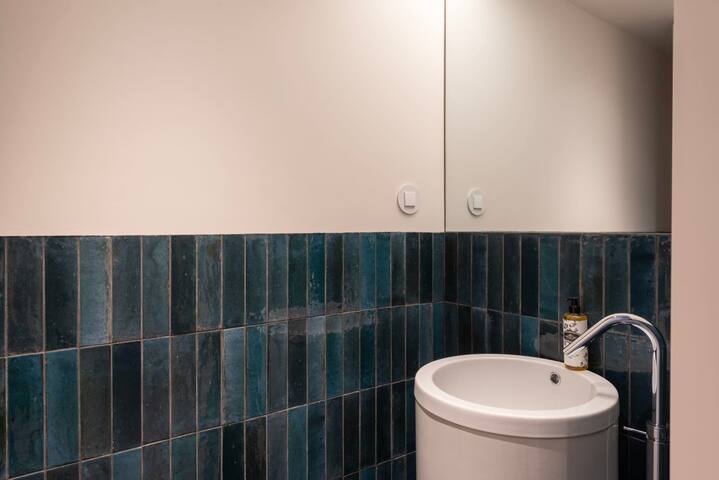 Tripas-Coração: Mouzinho32 3rd Floor Apt D gallery image 4