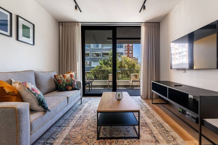 305 Hall – 2 Bedroom Apartment with Parking Onsite gallery image 3