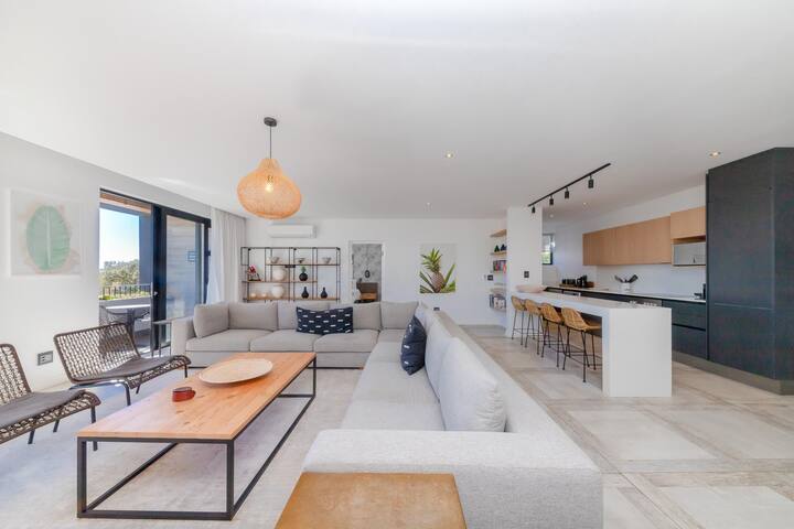 Penthouse Paradise gallery image 4