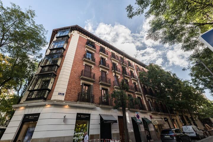 Homeclub | Modern Apartment in Salamanca gallery image 5