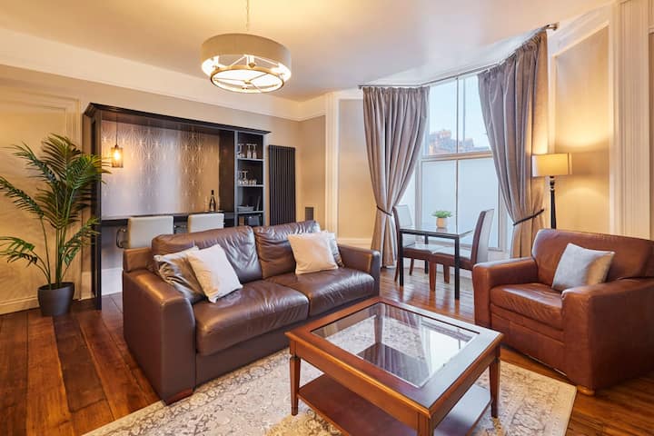 Host & Stay | Endeavour Sails - Whitby