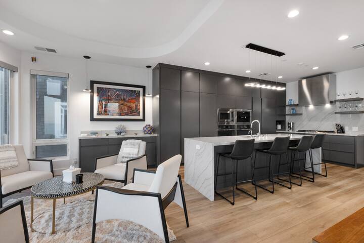 Malibu Beachfront Bliss with Coastline Views gallery image 4