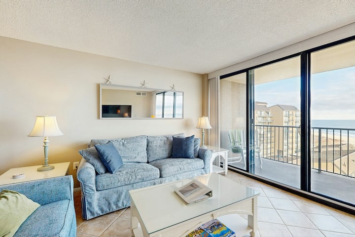 Sea Colony: Ocean Condo Pools & Sports Courts - Bethany Beach, DE
