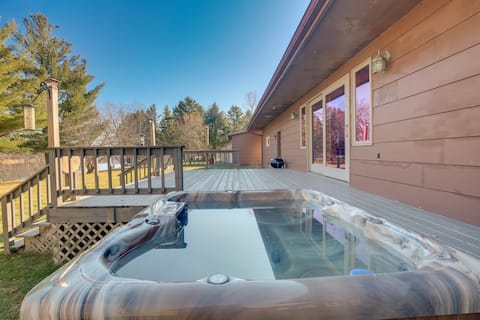 Pet-Friendly Tomahawk Home: Deck & Private Hot Tub