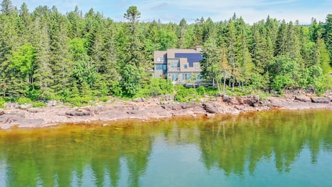 Gales of Gitchi Gami on Lake Superior