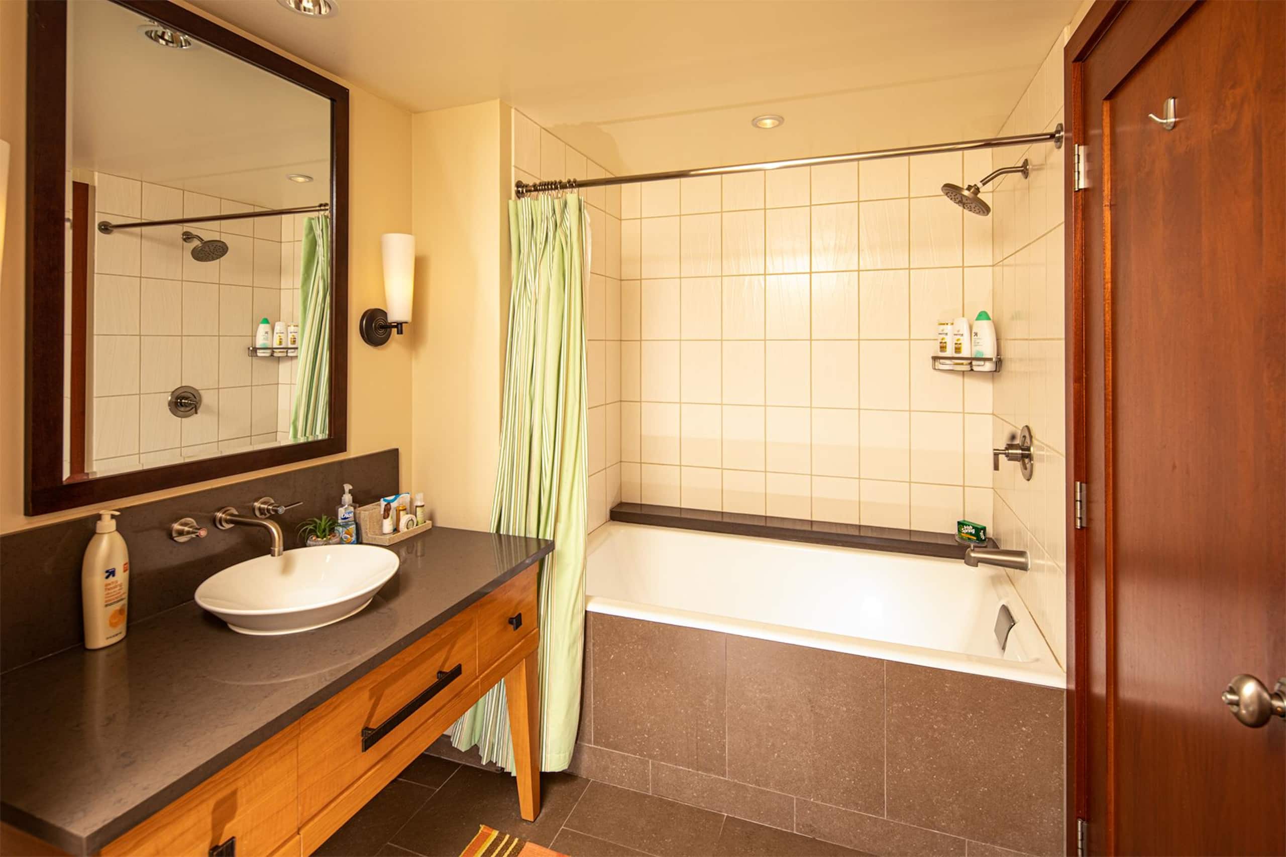 Villa in Kapolei · ★5.0 · 2 bedrooms · 3 beds · 2 private baths - Image 17