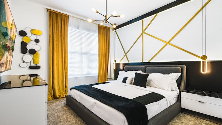 Всяко легло в дома е покрито с меко, хотелско качествено спално бельо и спално бельо