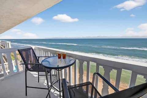 Successful Airbnb property: Ormond Beach Paradise - Steps from no-drive beach in Ormond By The Sea